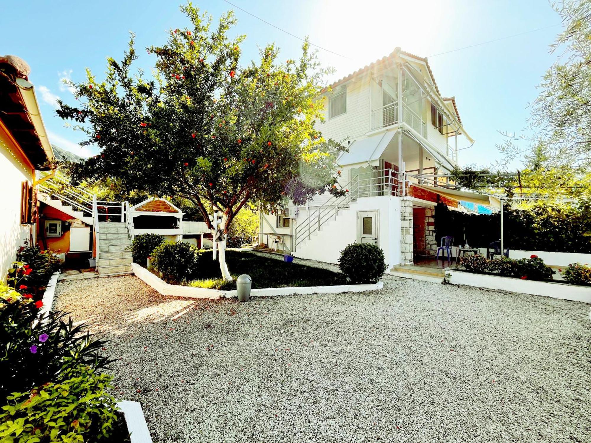 Garden Rooms Himare Exteriör bild